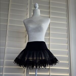 Elegant Black Tulle Skirt OS
